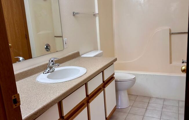 2 beds, 2 baths, 1,050 sqft, $1,310, Unit 239