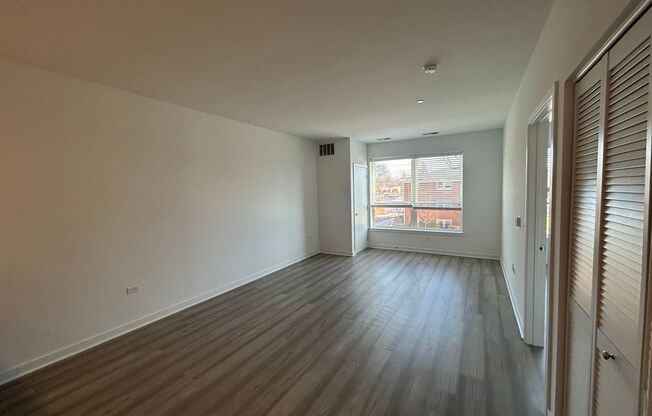 1 bed, 1 bath, 745 sqft, $2,225, Unit 322