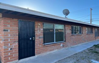 Recently Remodeled 2 Bedroom Duplex Apartment in Convenient Central Location