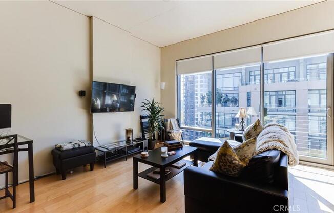 1 bed, 1 bath, 700 sqft, $2,750, Unit 1213