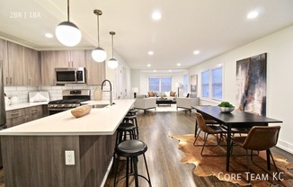 4325 Roanoke Pkwy 2N