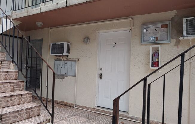 658 NW 1 ST
