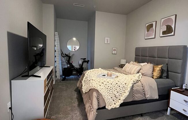 2 beds, 2 baths, 980 sqft, $1,450