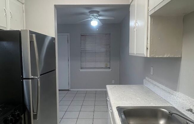 2 beds, 1 bath, 750 sqft, $1,000, Unit K708 - 307 - 109