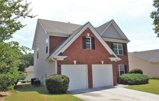 4 beds, 2.5 baths, $1,910