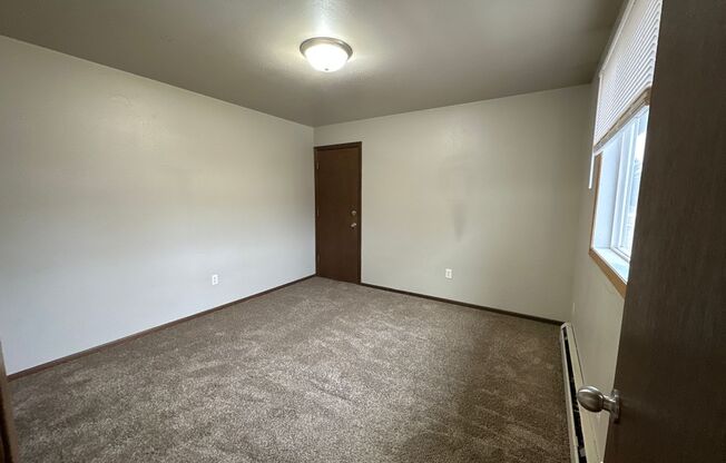 2 beds, 1 bath, $545, Unit 1