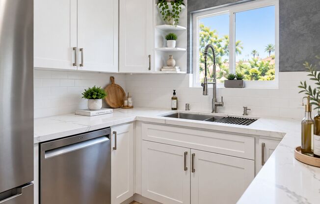 MOVE-IN READY 2 Bed+2 Bath Unit at 604 E Orange Grove Ave