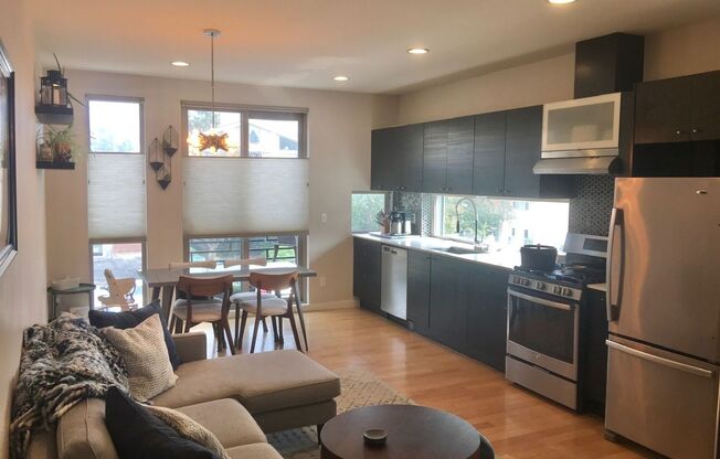 Stunning Ballard Townhome with Rooftop Deck, Views & Parking!