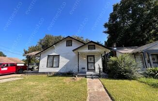 2550 PERSHING AVE
