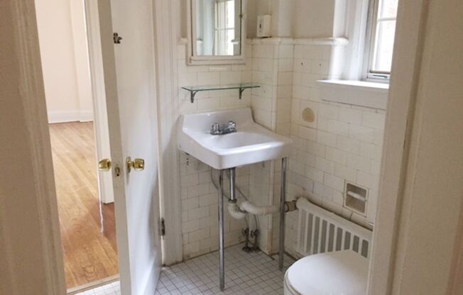 1 bed, 1 bath, 550 sqft, $1,400, Unit 403