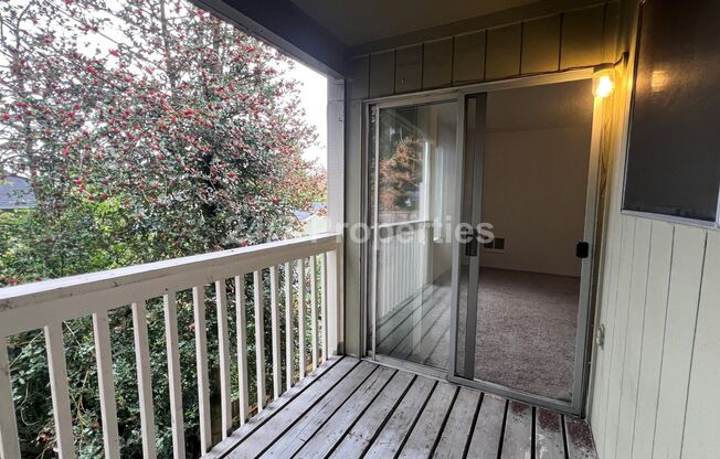 2 beds, 1 bath, $1,395, Unit 4124 Unit C