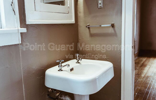 Studio, 1 bath, 675 sqft, $875, Unit 11