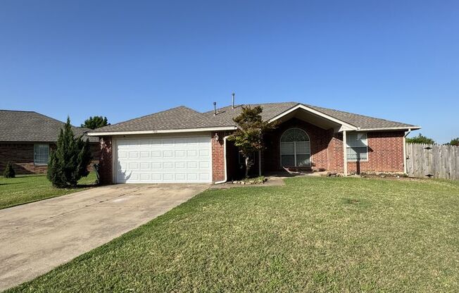 (3) Bed/(2) Bath in NE Norman w/ Safe Room!