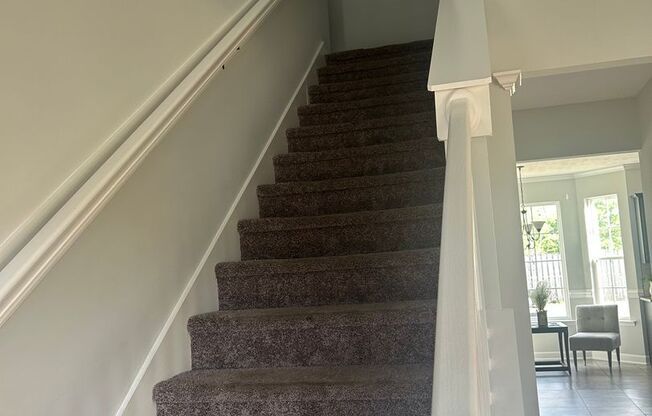 Beautiful Home 4 bedroom 2.5 bath