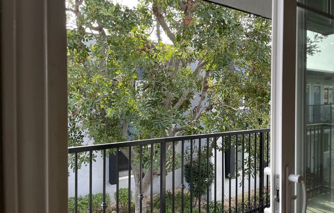 2 beds, 1 bath, 890 sqft, $2,795, Unit 0032