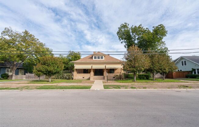 1605 Main St