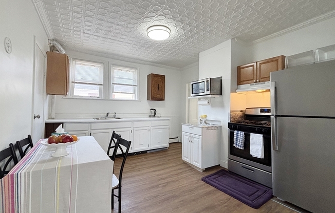 10 ASHLAND ST