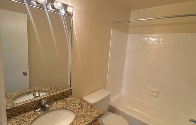 3 beds, 2 baths, 1,152 sqft, $2,300, Unit 14209 #301