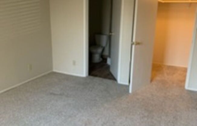 2 beds, 2 baths, 925 sqft, $1,595, Unit 7475 Stockton Blvd #59