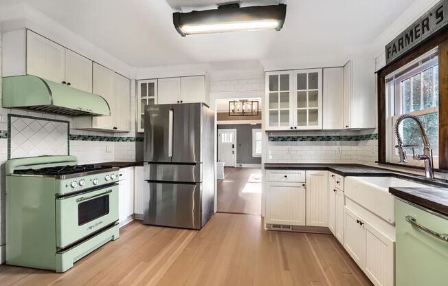 Beautiful 4bed/2bath Home in Historic Downtown Snoqualmie!