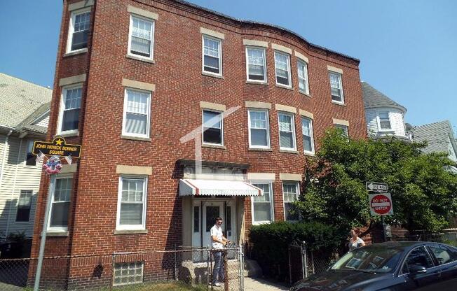 61 Royal St Apt 2