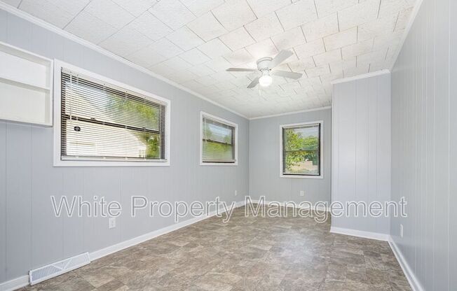 1101 MONA DR