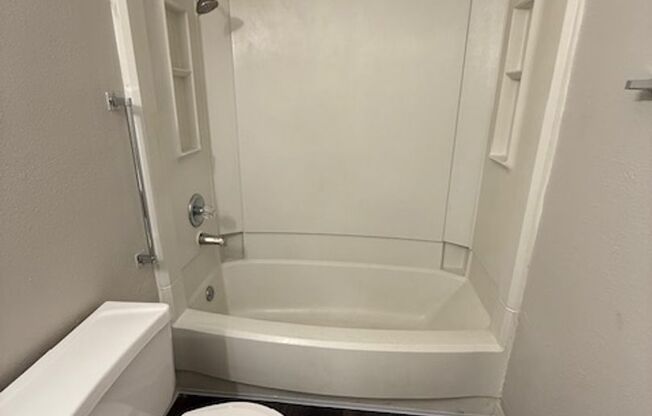 1 bed, 1 bath, 630 sqft, $675, Unit 2722-104