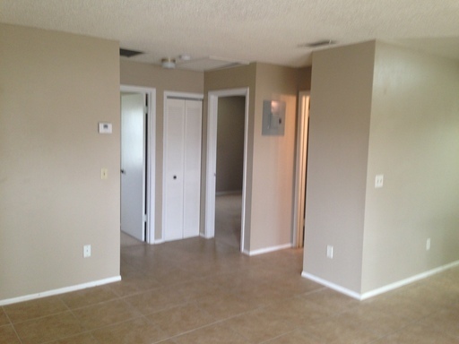 2 bedroom 1 bath triplex located in the Semoran club subdivision.