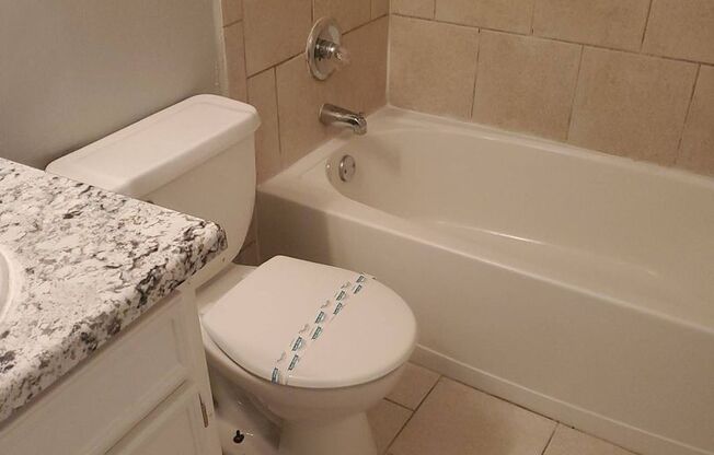 2 beds, 1.5 baths, 927 sqft, $945