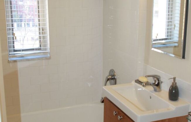 Studio, 1 bath, 487 sqft, $2,175, Unit 502