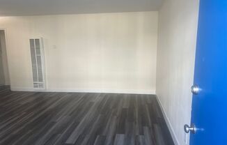 1 bed, 1 bath, 700 sqft, $1,895, Unit 04