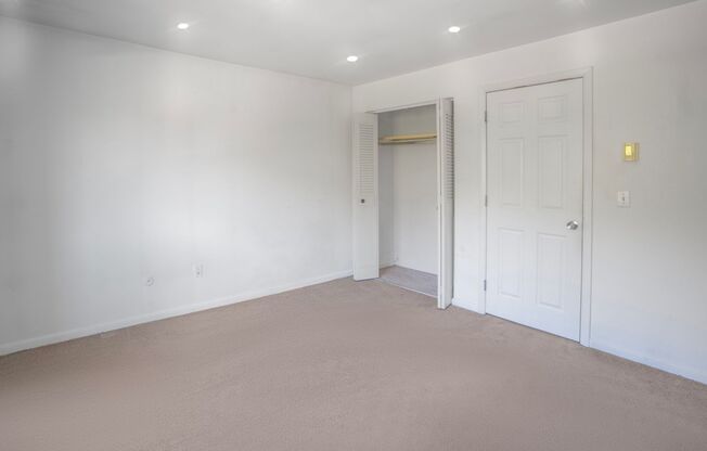 1 bed, 1 bath, 775 sqft, $2,150, Unit 24-6