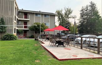 1 bed, 1 bath, $920, Unit #100