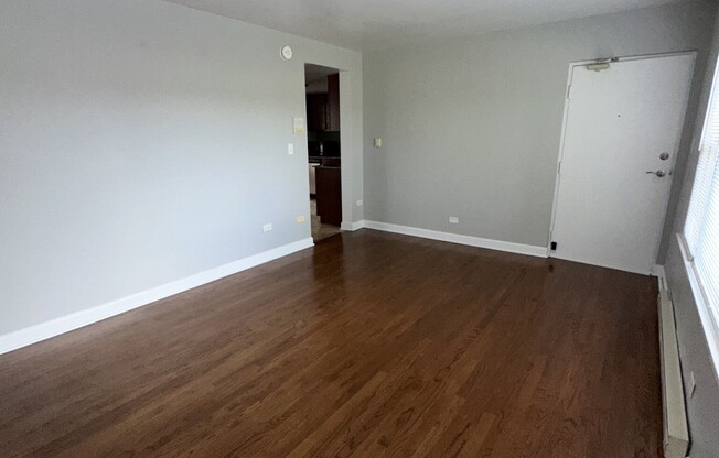 7632 N Milwaukee Ave 3B