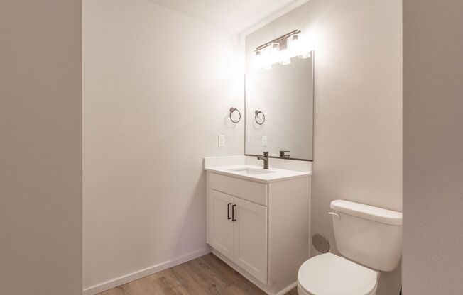 2 beds, 1.5 baths, 921 sqft, $1,695, Unit 203