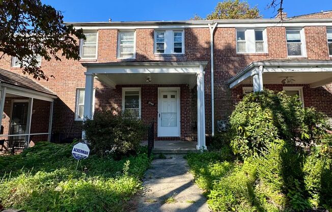 Charming 3 Bedroom/3 Bathroom Townhome in Ednor Gardens-Lakeside Neighborhood, MD!