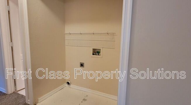 1130 N GARDENER AVE