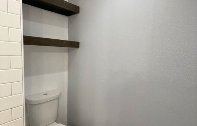 1 bed, 1 bath, 754 sqft, $2,595, Unit Warner #216