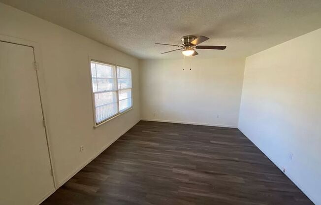 3 beds, 1 bath, $800