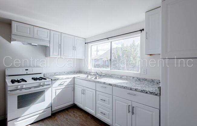 3 beds, 1 bath, 1,200 sqft, $1,595, Unit 425