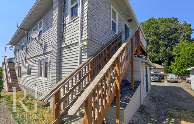 902 Pleasant Ave