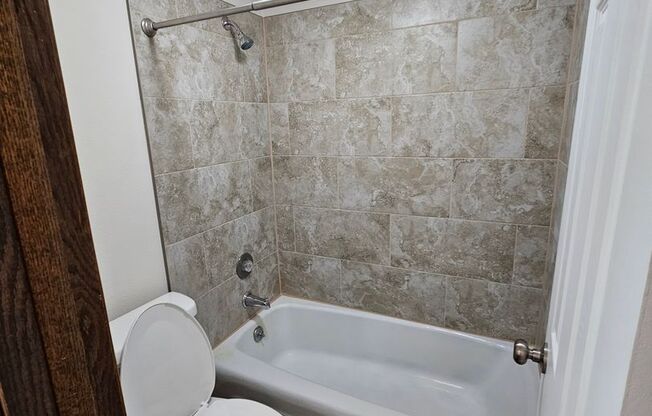 2 beds, 2 baths, 960 sqft, $1,025, Unit 21 - 107