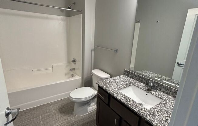 2 beds, 1 bath, 708 sqft, $1,677, Unit 1935412