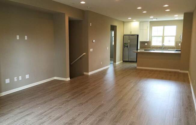 Amazing 4 Bedroom/3.5 Bathroom Townhome