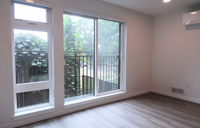 1 bed, 2 baths, 739 sqft, $2,319, Unit 112