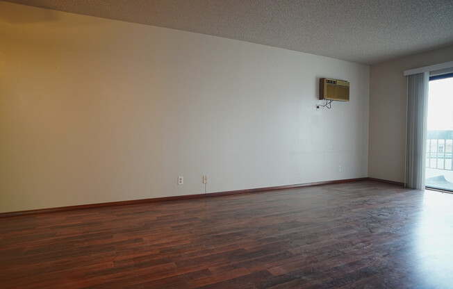 2 beds, 2 baths, $1,395, Unit #209