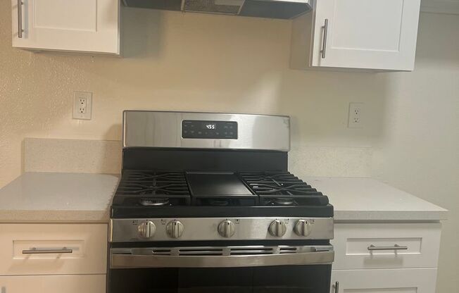 1 bed, 1 bath, $1,800