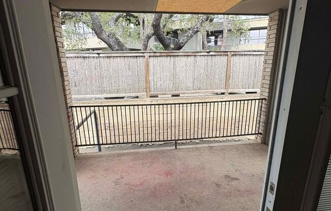 2 beds, 2 baths, 931 sqft, $1,003, Unit 14-1404