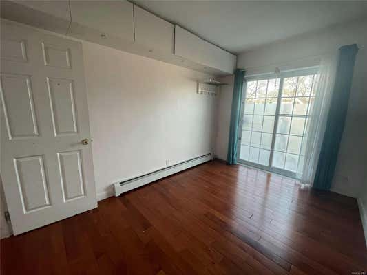 3 beds, 1 bath, 1,000 sqft, $2,800