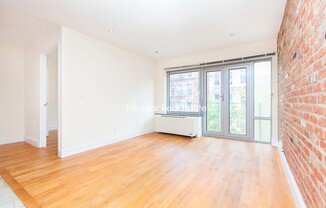 2 beds, 1 bath, $5,400, Unit 5D